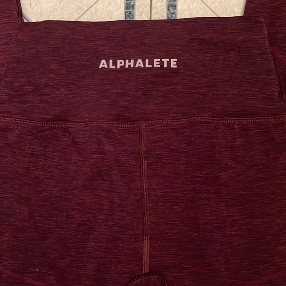 Alphalete OG Revival legging in color black cherry - Picture 3 of 4